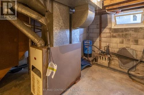 7377 Airport Road, Hamilton, ON - Indoor Photo Showing Basement