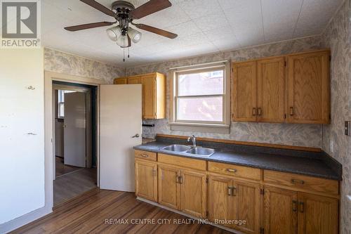 7377 Airport Road, Hamilton, ON - Indoor Photo Showing Kitchen With Double Sink