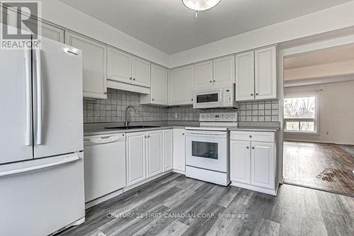 40 - 1990 Wavell Street, London, ON - Indoor Photo Showing Kitchen