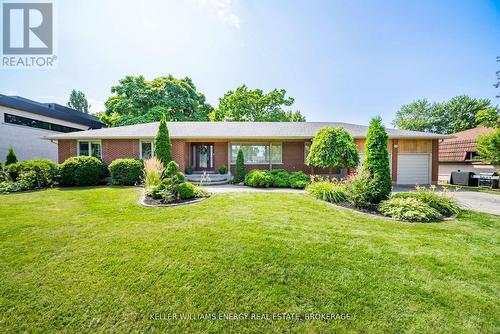 851 Swiss Heights, Oshawa (Pinecrest), ON - Outdoor With Facade