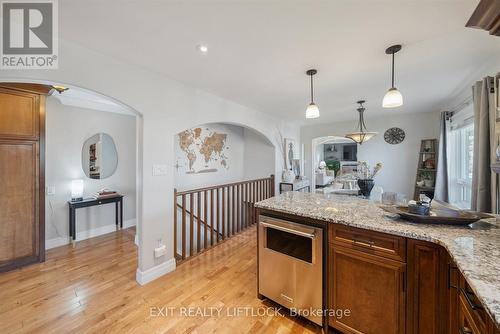 577 Spillsbury Drive, Peterborough (Otonabee), ON - Indoor Photo Showing Kitchen