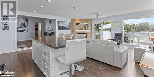 64 Wolverine Beach Road, Georgian Bay (Baxter), ON - Indoor Photo Showing Living Room