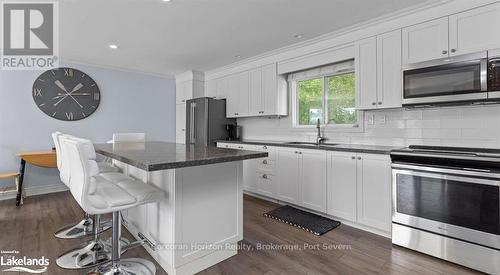 64 Wolverine Beach Road, Georgian Bay (Baxter), ON - Indoor Photo Showing Kitchen With Double Sink With Upgraded Kitchen