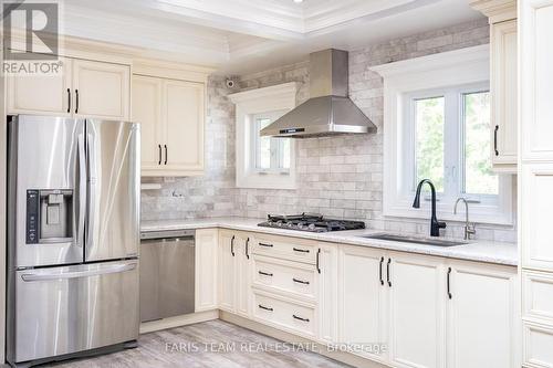 148 Sand Road, East Gwillimbury, ON - Indoor Photo Showing Kitchen With Upgraded Kitchen