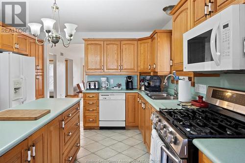 1266 Shoreline, Lakeshore, ON - Indoor Photo Showing Kitchen With Double Sink