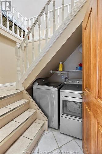 1266 Shoreline, Lakeshore, ON - Indoor Photo Showing Laundry Room