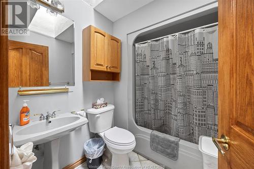 1266 Shoreline, Lakeshore, ON - Indoor Photo Showing Bathroom