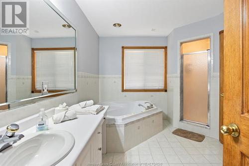 1266 Shoreline, Lakeshore, ON - Indoor Photo Showing Bathroom