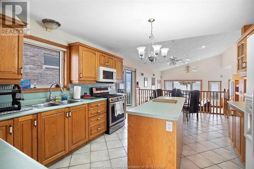 1266 Shoreline, Lakeshore, ON - Indoor Photo Showing Kitchen With Double Sink