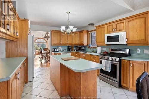 1266 Shoreline, Lakeshore, ON - Indoor Photo Showing Kitchen