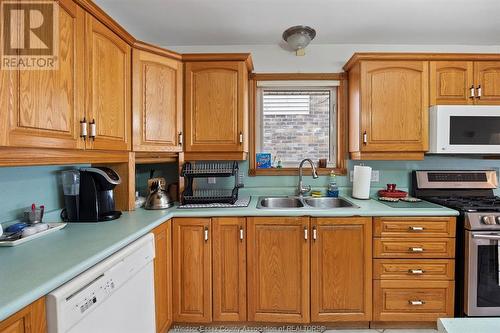 1266 Shoreline, Lakeshore, ON - Indoor Photo Showing Kitchen With Double Sink