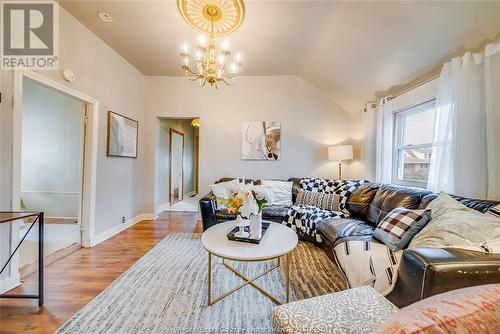 1768 Drouillard Road, Windsor, ON - Indoor Photo Showing Living Room