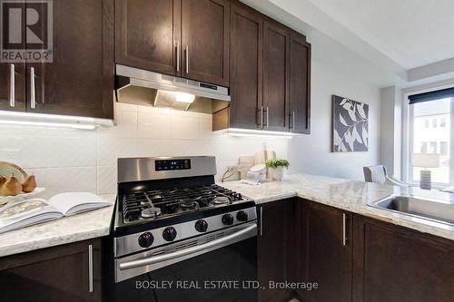 13 Barfoot Street, Collingwood, ON - Indoor Photo Showing Kitchen With Upgraded Kitchen