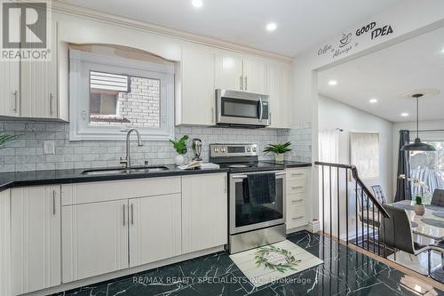 106 Horton Crescent, Brampton, ON - Indoor Photo Showing Kitchen With Double Sink