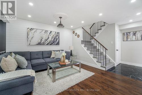 106 Horton Crescent, Brampton, ON - Indoor Photo Showing Living Room