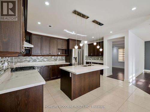 23 Gambia Road, Brampton, ON - Indoor Photo Showing Kitchen With Upgraded Kitchen