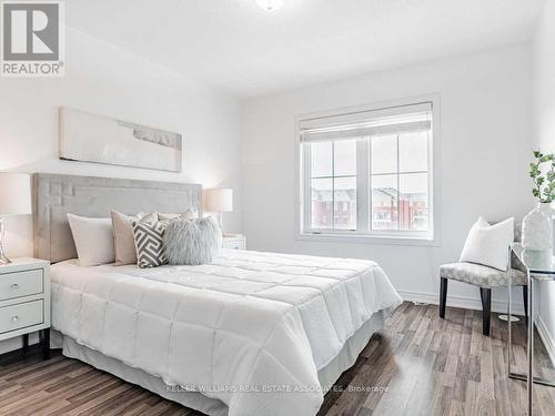 11 - 39 Hays Boulevard, Oakville, ON - Indoor Photo Showing Bedroom