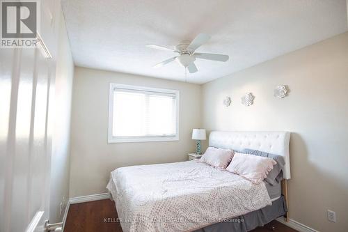 6371 Chapman Court, Mississauga, ON - Indoor Photo Showing Bedroom