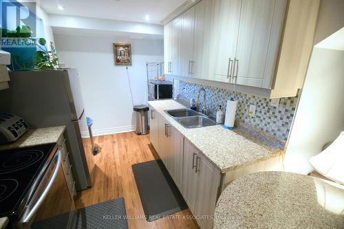 6371 Chapman Court, Mississauga, ON - Indoor Photo Showing Kitchen With Double Sink