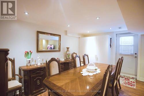 6371 Chapman Court, Mississauga, ON - Indoor Photo Showing Dining Room