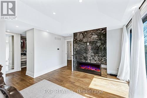 60 North Riverdale Drive, Caledon, ON - Indoor Photo Showing Living Room With Fireplace