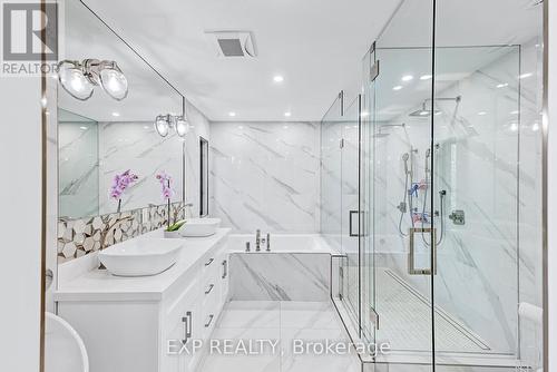 60 North Riverdale Drive, Caledon, ON - Indoor Photo Showing Bathroom