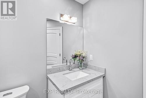 60 North Riverdale Drive, Caledon, ON - Indoor Photo Showing Bathroom