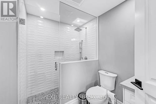 60 North Riverdale Drive, Caledon, ON - Indoor Photo Showing Bathroom