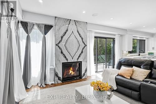 60 North Riverdale Drive, Caledon, ON - Indoor Photo Showing Living Room With Fireplace