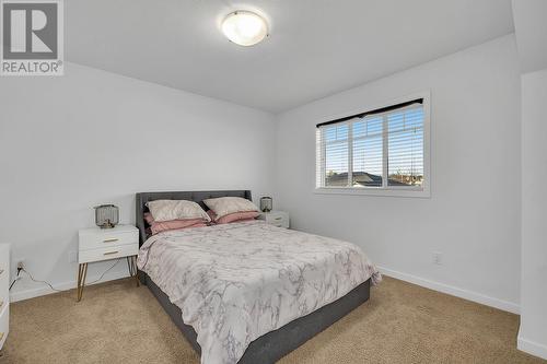 180 Mccurdy Road E Unit# 3, Kelowna, BC - Indoor Photo Showing Bedroom