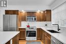 180 Mccurdy Road E Unit# 3, Kelowna, BC  - Indoor Photo Showing Kitchen 