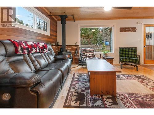 132 Missezula Lake Road, Princeton, BC - Indoor Photo Showing Living Room