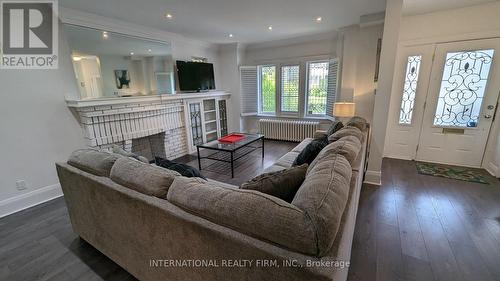 47 Maxwell Avenue, Toronto, ON - Indoor Photo Showing Living Room