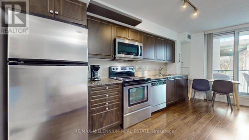 473 - 209 Fort York Boulevard, Toronto, ON - Indoor Photo Showing Kitchen