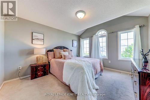 1547 Spencely Drive, Oshawa, ON - Indoor Photo Showing Bedroom