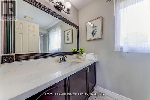 1547 Spencely Drive, Oshawa, ON - Indoor Photo Showing Bathroom