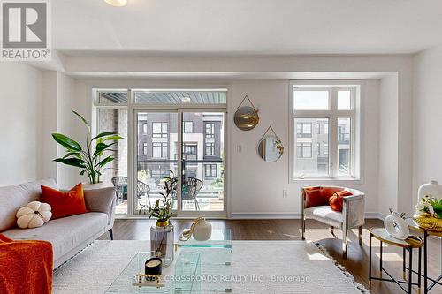 1365 Gull Crossing, Pickering, ON - Indoor Photo Showing Living Room