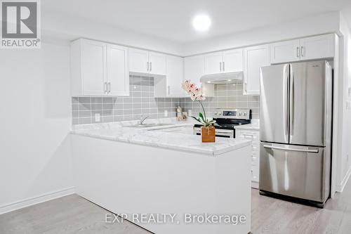 29 Parkside Crescent, Essa, ON - Indoor Photo Showing Kitchen