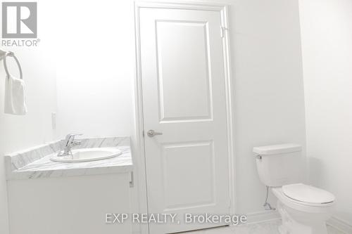 29 Parkside Crescent, Essa, ON - Indoor Photo Showing Bathroom