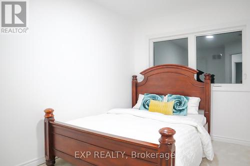 29 Parkside Crescent, Essa, ON - Indoor Photo Showing Bedroom