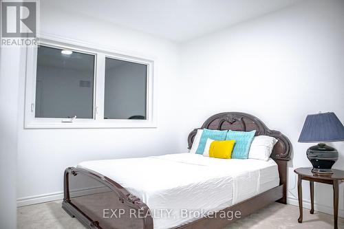 29 Parkside Crescent, Essa, ON - Indoor Photo Showing Bedroom