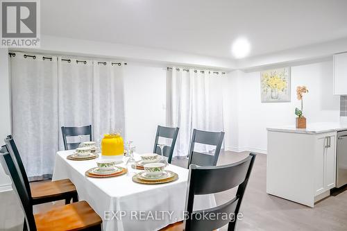 29 Parkside Crescent, Essa, ON - Indoor Photo Showing Dining Room