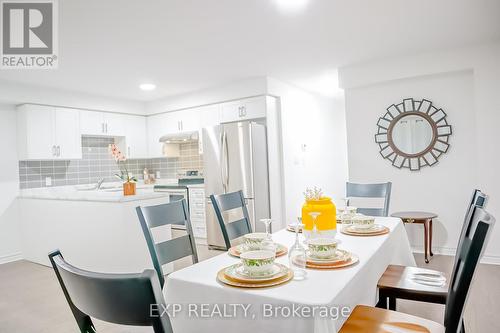 29 Parkside Crescent, Essa, ON - Indoor Photo Showing Dining Room