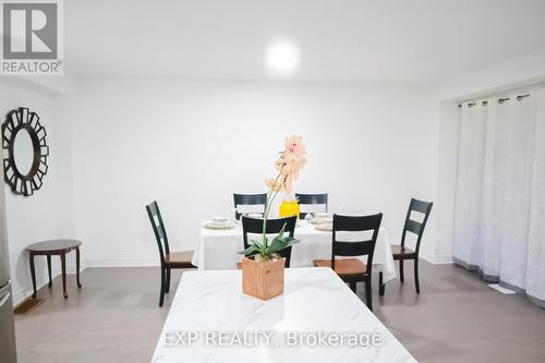 29 Parkside Crescent, Essa, ON - Indoor Photo Showing Dining Room