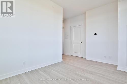 1810A - 30 Upper Mall Way, Vaughan, ON - Indoor Photo Showing Other Room