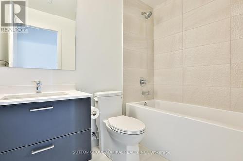 1810A - 30 Upper Mall Way, Vaughan, ON - Indoor Photo Showing Bathroom