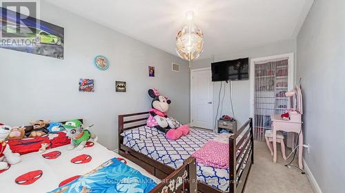 88 Hollowgrove Boulevard, Brampton, ON - Indoor Photo Showing Bedroom