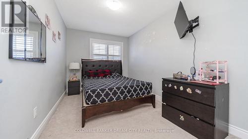 88 Hollowgrove Boulevard, Brampton, ON - Indoor Photo Showing Bedroom