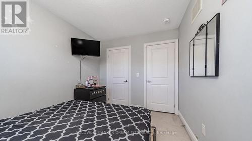 88 Hollowgrove Boulevard, Brampton, ON - Indoor Photo Showing Bedroom