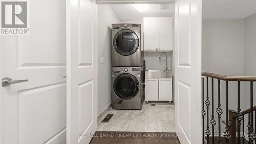 88 Hollowgrove Boulevard, Brampton, ON - Indoor Photo Showing Laundry Room